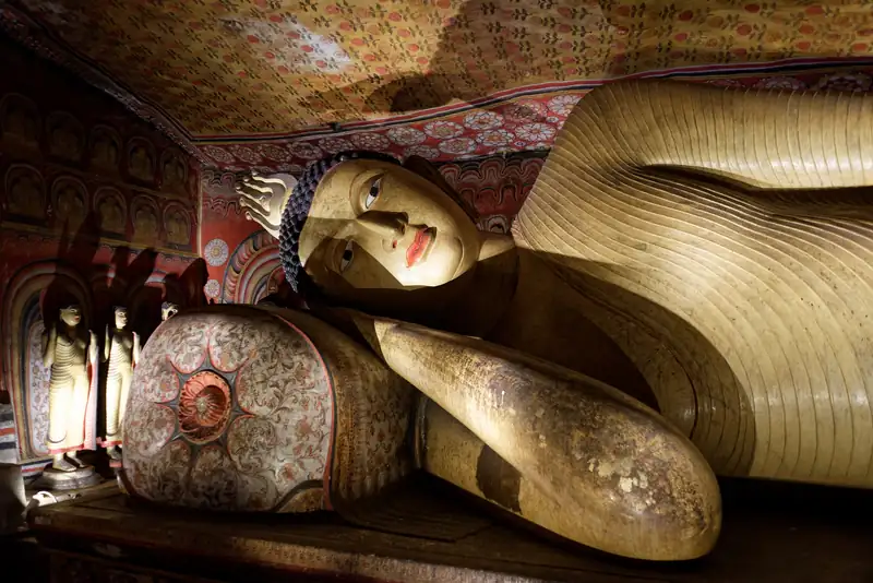 Reclining Buddha, Dambulla cave temple
